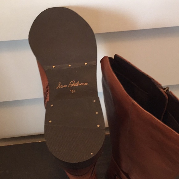 Boots/size 9 - Picture 3 of 3